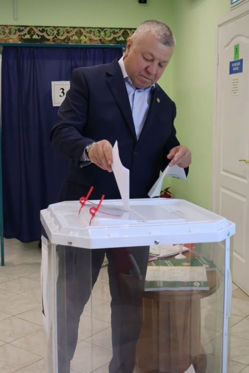 Район башлыгы “Гаилә белән сайлауларга” акциясенә кушылды