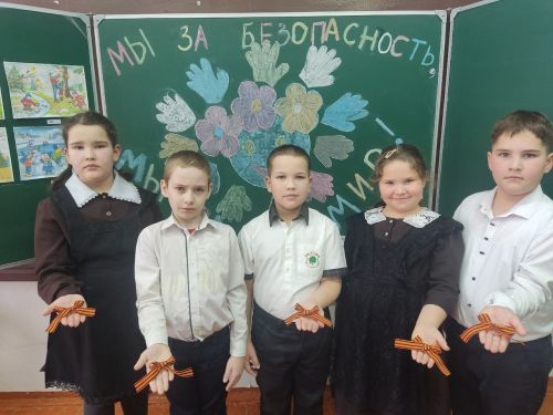 Школы района начали изготавливать георгиевские ленты
