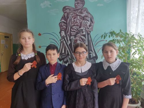 Школы района начали изготавливать георгиевские ленты