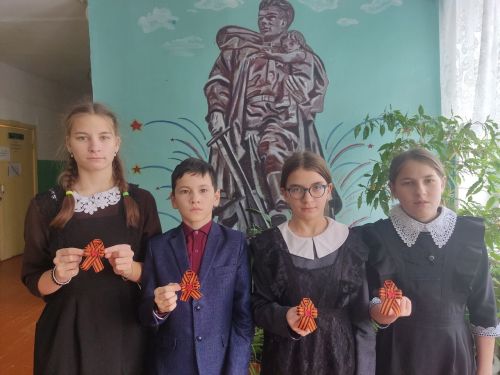 Школы района начали изготавливать георгиевские ленты