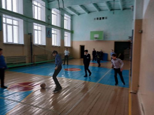 Иске Минзәләбаш мәктәбе  укучыларының яллары күңелле үтә