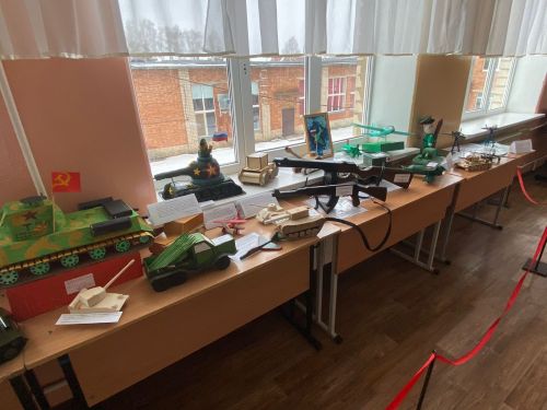 В Сармановской школе состоялся конкурс моделей военной техники