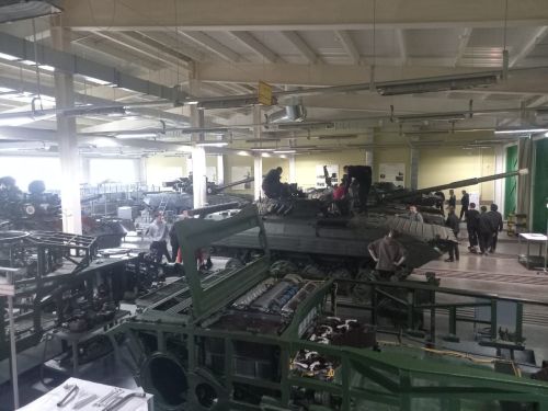 Старшеклассники района побывали на «Дне открытых дверей» в танковом училище