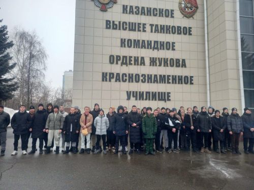 Старшеклассники района побывали на «Дне открытых дверей» в танковом училище