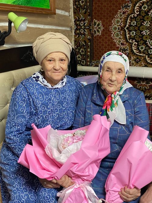 Флюра апа 90 яшенә якыннарын кунакка җыйды