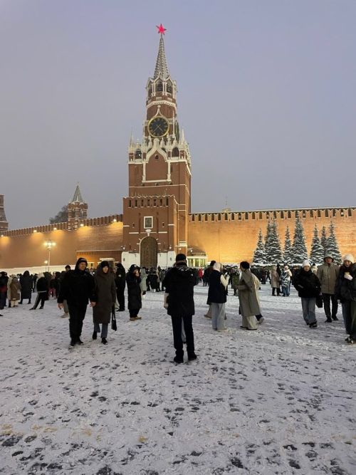 Әхмәтбаевлар Яңа елны Мәскәүдә каршылаганнар