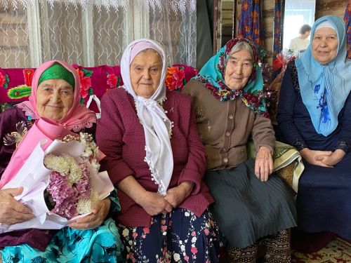 Юлтимер авылының иң өлкән кешесе Гайнур Габдрахмановага 95 яшь тулды