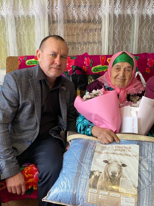 Юлтимер авылының иң өлкән кешесе Гайнур Габдрахмановага 95 яшь тулды