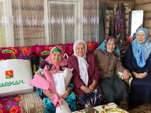 Юлтимер авылының иң өлкән кешесе Гайнур Габдрахмановага 95 яшь тулды