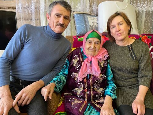 Юлтимер авылының иң өлкән кешесе Гайнур Габдрахмановага 95 яшь тулды