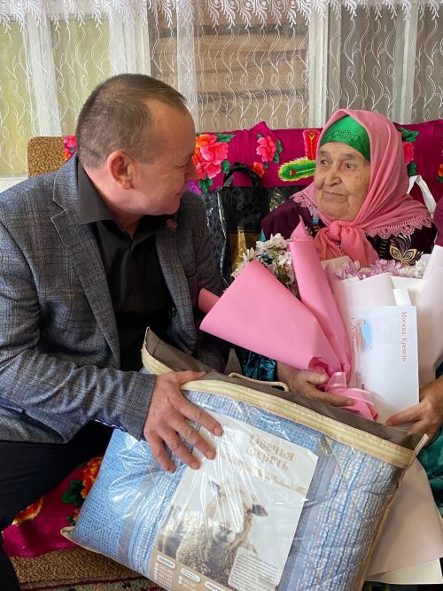 Юлтимер авылының иң өлкән кешесе Гайнур Габдрахмановага 95 яшь тулды