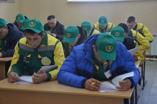 В Сарманово соревновались молодые комбайнеры Татарстана