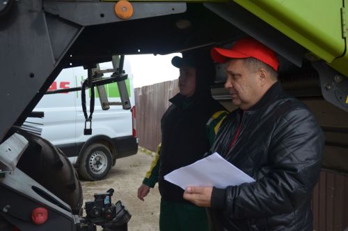 В Сарманово соревновались молодые комбайнеры Татарстана