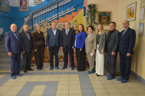 Җәлил картлар интернат-йортында Өлкәннәр көнен бәйрәм иттеләр