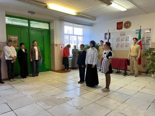 В Иляксазской школе открыли Парту Героя