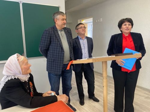 Беренче директор истәлегенә кабинет ачтылар