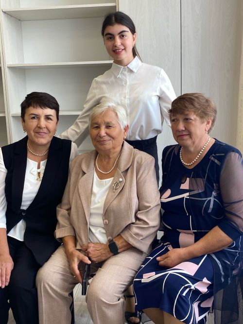 Беренче директор истәлегенә кабинет ачтылар