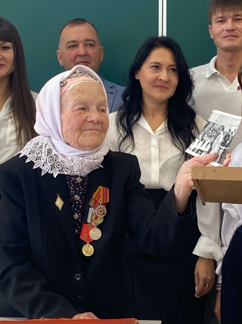 Беренче директор истәлегенә кабинет ачтылар
