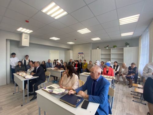 Беренче директор истәлегенә кабинет ачтылар
