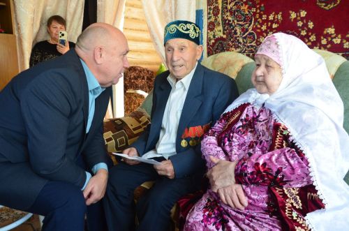 Нәбил абыйның хезмәт стажы 50 елдан артып китә