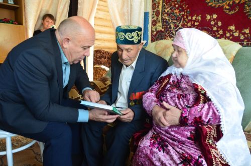 Нәбил абыйның хезмәт стажы 50 елдан артып китә