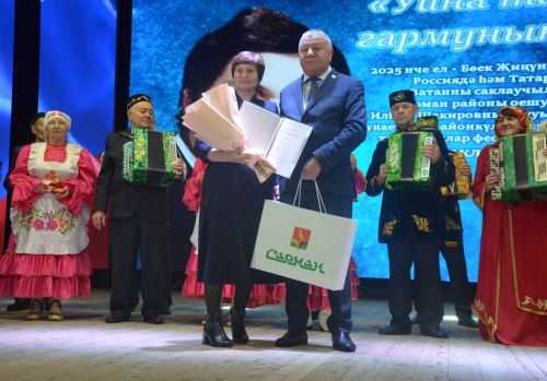 Сарманлылар бәйрәмнәрне җыр белән каршылый