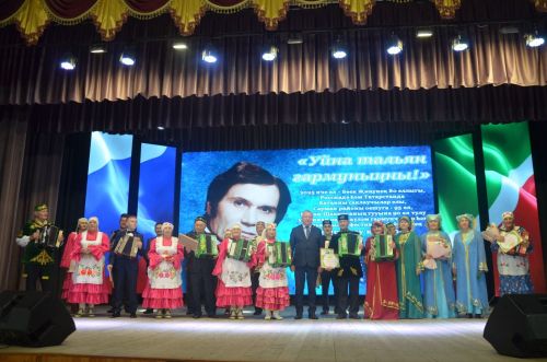 Сарманлылар бәйрәмнәрне җыр белән каршылый