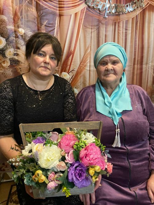 Азалакта бриллиант туй үткәрделәр