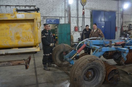 В районе провели проверку АПК по постановке техники на зимнее хранение и подготовке к ремонту