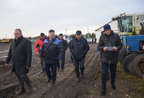 В районе провели проверку АПК по постановке техники на зимнее хранение и подготовке к ремонту