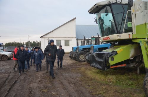 В районе провели проверку АПК по постановке техники на зимнее хранение и подготовке к ремонту