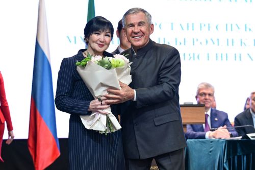 Шәрләрәмә авыл җирлеге башлыгын  Татарстан Рәисе бүләкләде