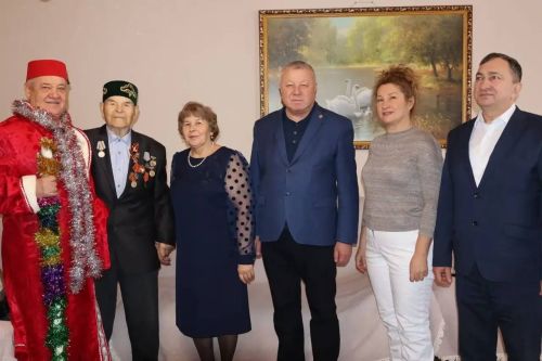 Глава района поздравил долгожителей района