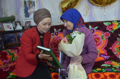 Мария Денисовна 90 яшен бәйрәм итә