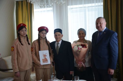 Вәлишиннар ике бәйрәмне бергә билгелиләр