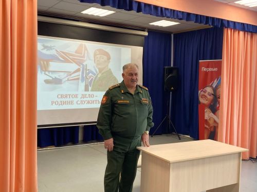 Патриотический урок «Святое дело — Родине служить» прошел в Сармановской школе