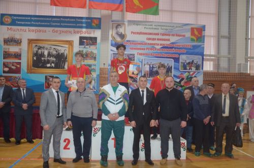 Район командасы көрәш турнирында икенче урын алды