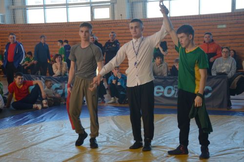 Район командасы көрәш турнирында икенче урын алды