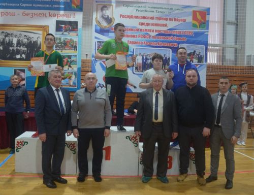 Район командасы көрәш турнирында икенче урын алды