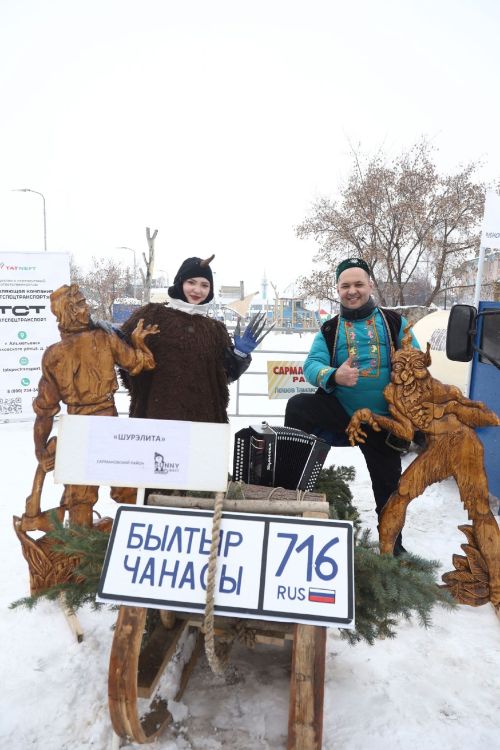 «Спецприз за “Шурале”: команда из Сармановского района стала звездой фестиваля креативных санок в Мамадыше»