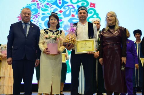 Хәлиуллиннар гаиләсе район данын республикада яклаячак