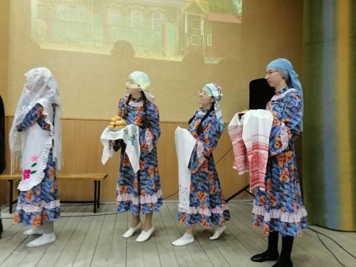 Яркий фестиваль «Многонациональное разноцветие» собрал гостей в Джалильской гимназии