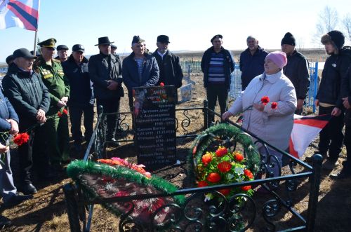 Александровкада сугыш чоры ятимнәренә истәлек тактасы урнаштырдылар