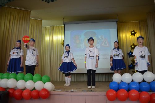 Сарман гимназиясе командасы агитбригадалар бәйгесендә җиңде