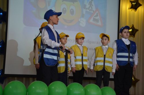 Сарман гимназиясе командасы агитбригадалар бәйгесендә җиңде