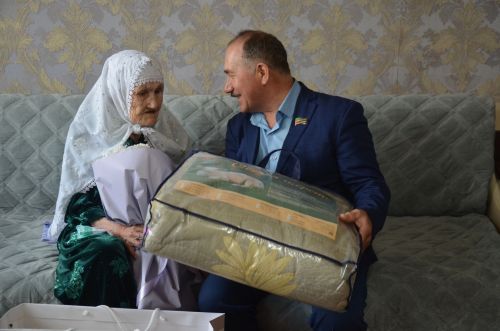 Балтач кызы Әлмәттә 95 яшен үткәрде