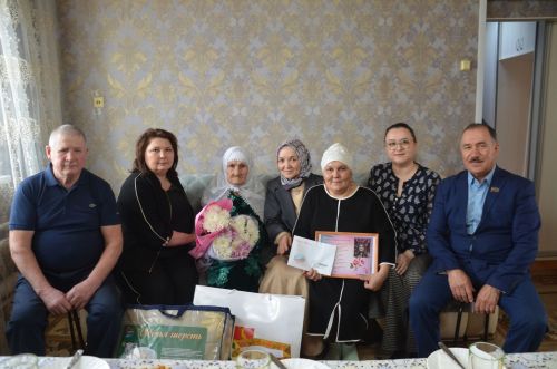 Балтач кызы Әлмәттә 95 яшен үткәрде