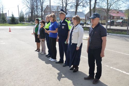 Команда Кавзияковской школы победила в муниципальном этапе конкурса «Безопасное колесо»