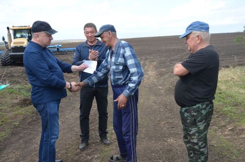 Чәчү кампаниясе алдынгыларын бүләкләделәр