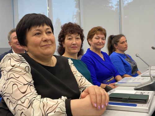 Казанда алдынгы почтальоннарны бүләкләделәр